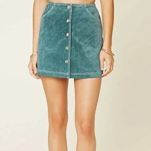 FOREVER 21 100% Genuine Leather Suede Teal Button-Front Mini Skirt. Size 24 NWT